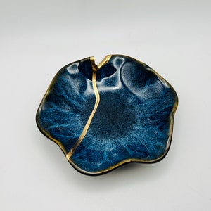 Kintsugi Bowl, Kintsugi Blue Lotus Bowl, Handmade Gift, Kintsugi Pottery, Gifts for Her, Minimalist, Kintsugi Art, Kintsugi Kit, Home Decor