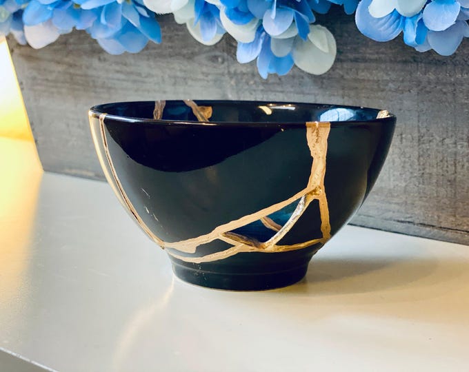 Kintsugi Blue Bowl, Personalized Gift, Gold-Repaired Japanese Pottery, Minimalist Home Decor