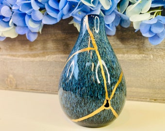 Kintsugi Vase, Kintsugi Handmade Gifts, Blue Bud Vase, Summer Gifts, Kintsugi Kit, Home Decor, Minimalist, Kintsugi Reactive Blue Bud Vase