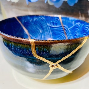 Kintsugi Bowl, Kintsugi Blue Wave Bowl, Kintsugi Gold Repair Ceramic Pottery, Minimalist Art, Home Decor, Gifts for Women, Kintsugi Art
