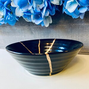 Kintsugi Bowl, Kintsugi Black Bowl, Kintsugi Art, Personalized Gifts for Mom, Anniversary Gifts, Minimalist, Kintsugi Black Porcelain Bowl