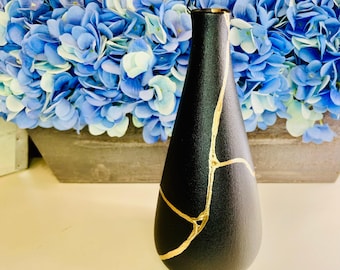 Kintsugi Handmade Black Vase, Japanese Style, Gold Repair, Minimalist Home Decor