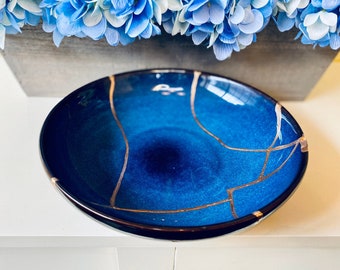 Ciotola grande blu Kintsugi, ceramica Kintsugi, regalo di San Valentino, splendidamente rotta, realizzata a mano, minimalista, regalo di anniversario