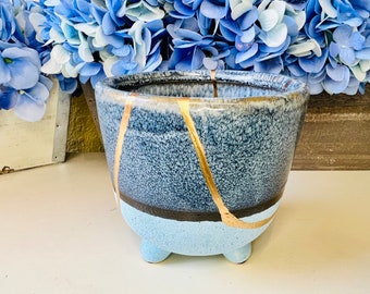 Kintsugi Blue Planter Kintsugi Vase, Minimalist Gifts, Wedding Gifts, Japanese Decor, Kintsugi Bright Blue Tri-Footed Vase