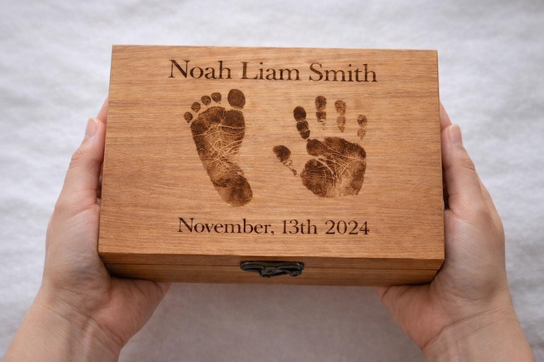Baby Gift Personalized Video Memory Box – Engraved Baby Keepsake Box with Screen, Digital Newborn Gift Bild 6