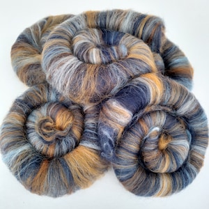 Navy blue and tan merino wool rolags for spinning or felting. Blue Art batt for spinning or felting. Hand carded fibre.