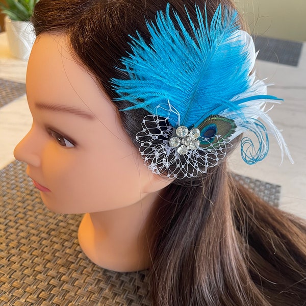 Blue ostrich hair clip, Bridal feather Fascinator, bridal hair clip, wedding hair accessory, blue white feather Clip, Turquoise photo prop