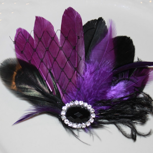 Dark Purple hair clip, Bridal feather Fascinator, bridal hair clip, wedding hair accessory,  dark purple black feather Clip, photo prop