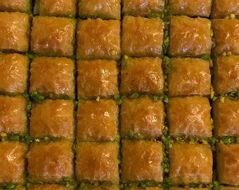 Turkish Baklava with Pistachio, Turkish Baklava on a Special Tray. Turkish Baklava, Gift,  3000 Gr / 6.61 Lbs   70 pcs