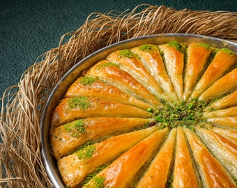 Handmade Pistachio Carrot Slice Turkish Baklava, Carrot Baklava, Baklava, Gift, Metal Tim Box.