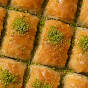 Turkish Baklava with Pistachio, Special Turkish Baklava, Baklava, gift, Metal tin box image 1