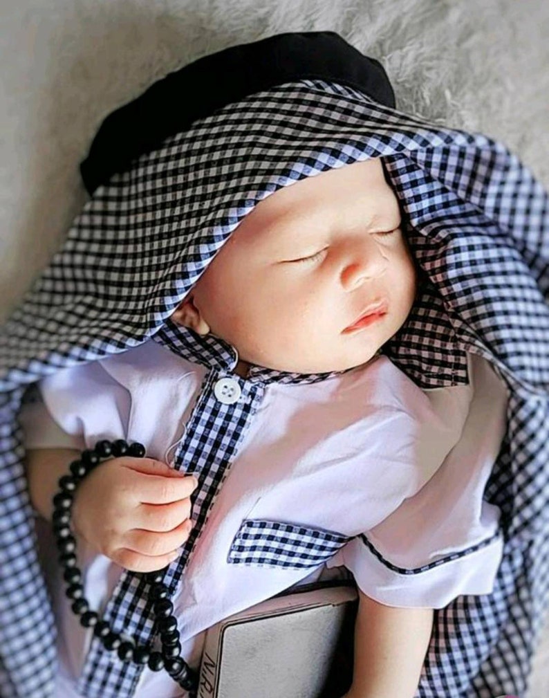 Baby boys abaya full sets for age 0-24 months white Black checkered lis image 1