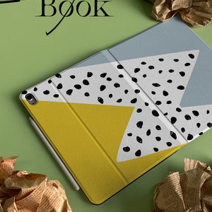 Personalized Custom Name Triangle Speckle iPad Smart Case Cover iPad Pro 12.9, Pro 11 10.9 10.5 10.2 iPad Air 4 iPad 9 Case iPad Mini 6