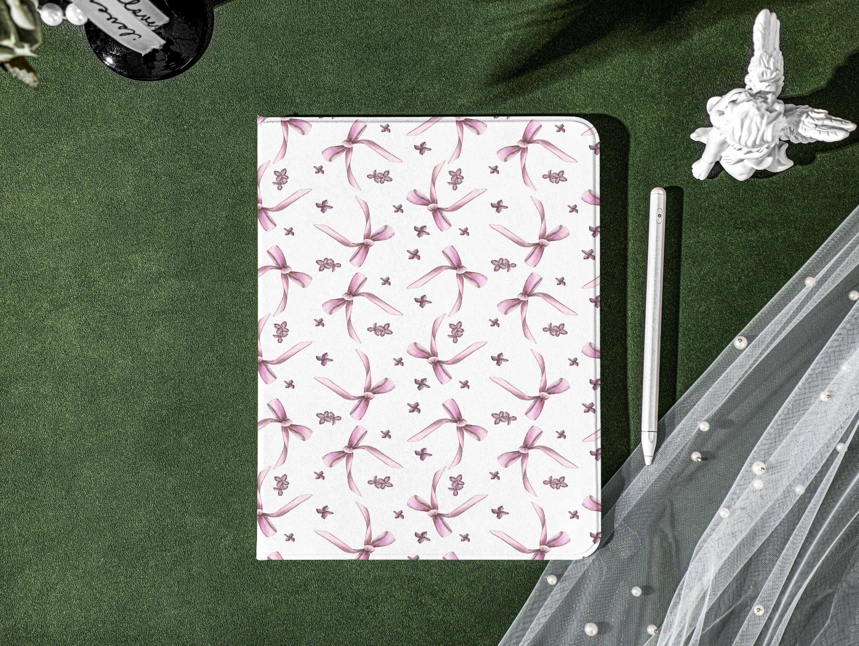 Étui intelligent personnalisé pour iPad avec petit nœud rose pour iPad Pro 12.9, Pro 11, 10.9, 10.5 10.2 iPad Air 4 Air 5 iPad 9 iPad Mini 6