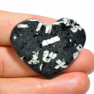 Ongelooflijke hoogwaardige kwaliteit 100% natuurlijke Chinese schrift jaspis hart cabochon losse edelsteen voor het maken van sieraden 41,5 kt. 28 x 35 x 6 mm GA-922
