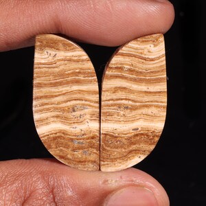 Splendida coppia di pietre preziose sciolte cabochon di aragonite naturale di alta qualità, per realizzare gioielli, 43,50 ct, 33 x 15 x 5 mm, GA-16287