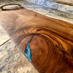 Charcuterie and serving board Claro Walnut