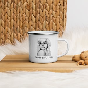 Pamela Anderson Retrato Dibujo Impresión Esmalte Taza