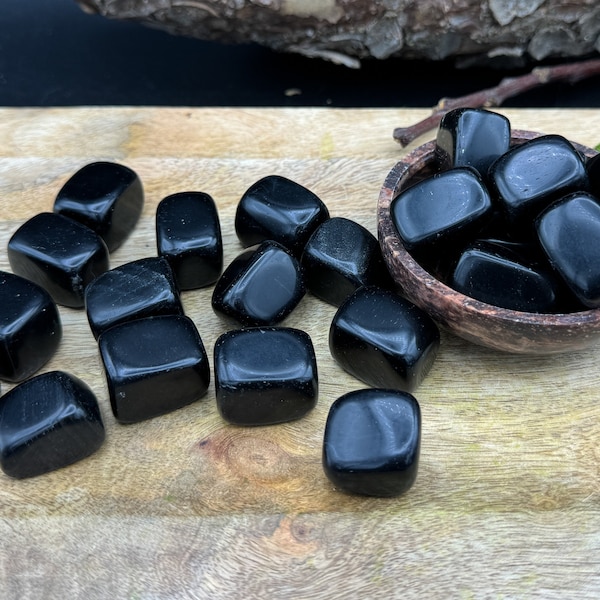 Onyx | Trommelstein, Handschmeichler | Heilstein, Edelstein, Mineral, Kristall | schwarz, Geschenk| Wurzel Chakra Crystals, Crystal