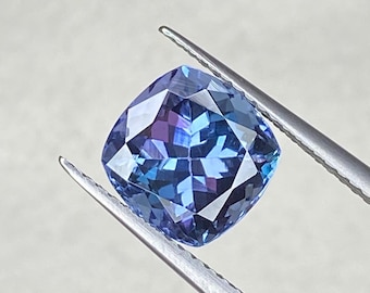Natural Zoisite Tanzanite Stones, MUlti shades Color 4.05 Carat, Square Cushion cut 8.50 X 8.60 mm