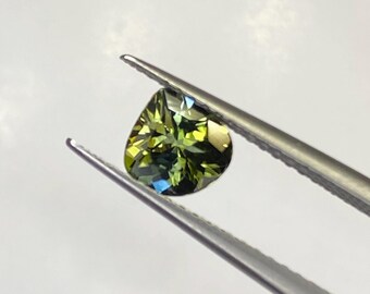 Green zoisite tanzanite Heart cut stone weight 0.75 Ct Size 6.10  MM