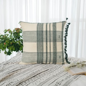 Almofada de lã indiana tecida à mão: decoração boho listrada bege e verde