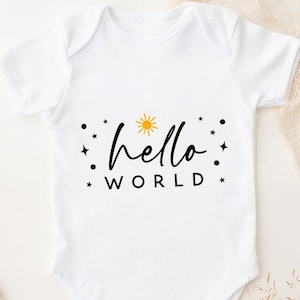 Hello World SVG PNG PDF, Geburtsanzeige Svg, Hello World Cricut Datei, Newborn Outfit, Surprise Baby Svg