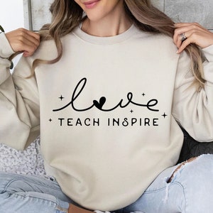 Teach Love Inspire SVG PNG PDF, Leraar Svg, Inspirerende Svg, Leraar Quotes Svg, Leraar Shirt Svg, Inspirerende Quotes Svg Cut File