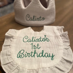 Personalized custom Embroidered name baby muslin ruffled bibs , birthday , baby gift, hospital gift image 8