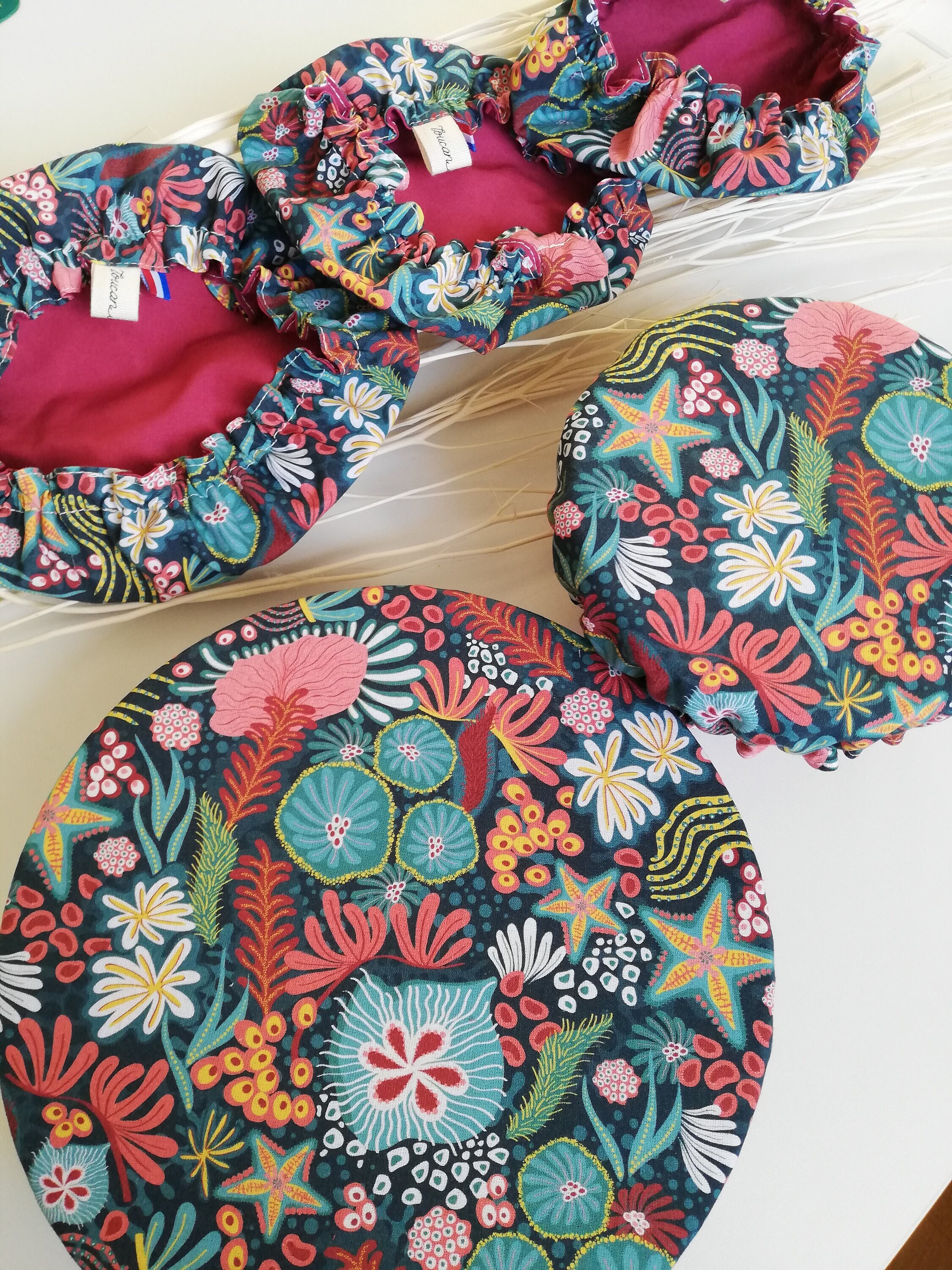 Charlotte Couvre-Plat Lavable, Protège-Plat avec Élastique, en Tissu Coton Bio.