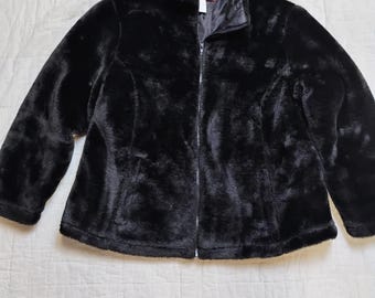 Manteau vintage Tudor Court en fausse fourrure