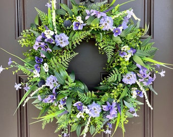Couronne de ferme avec fleurs sauvages violettes et blanches lavande, couronne de porte d'entrée d'été de style cottage, cadeau pour la maison, couronne de porte lavande