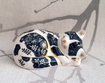 Contented Kitten Silver Stopper Royal Crown Derby Paperweight .very nice condition called Rare