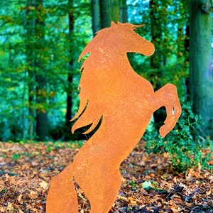 Noble rust garden plug horse, garden decoration rust, jumping horse, mustang