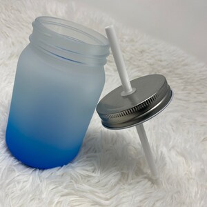 Frasco de pedreiro fosco azul exclusivo de 15 onças com palha/tampa, para sublimação, frasco fosco personalizável, corante-sub em branco para presentes DIY