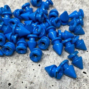 New,&quot;Blue&quot; Spikes, 12mm, 100-pcs, Spikes w/Screws, Small Cone Spikes & Studs, Metallic Screw-Back for DIY Punk, Leather, Bags, and Apparel
