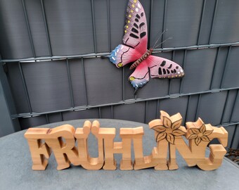 Schriftzug Fruhling Holz