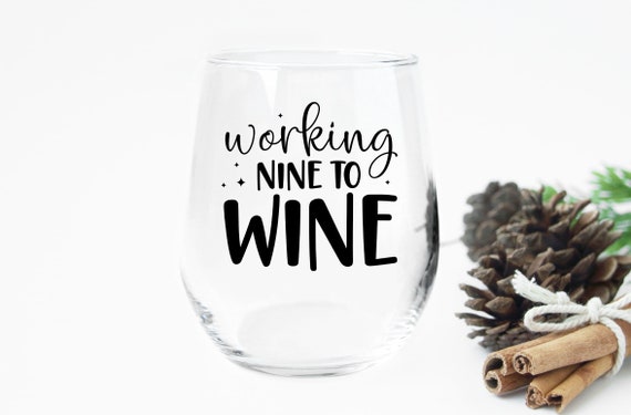 HGOD DESIGNS Gartenflagge Mit Weinzitat – „I Make Wine Welcome“ 30,5x45,7 Cm