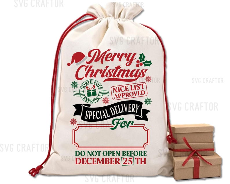 Puede incluir: Una bolsa de regalo de Navidad de lona blanca con ribete rojo y un dise&ntilde;o festivo. La bolsa presenta el texto "Merry Christmas", "North Pole Express", "Nice List Approved", "Special Delivery For" y "Do Not Open Before December 25th".