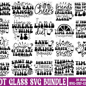 Puede incluir: Un conjunto de 20 diseños SVG en blanco y negro con frases humorísticas sobre tequila para vasos de chupito. Los diseños incluyen frases como "Confía en mí, puedes bailar tequila", "Sal tequila lima repetir", "Hora de disparar", y "La tequila puede que no sea la respuesta, pero vale la pena el trago".