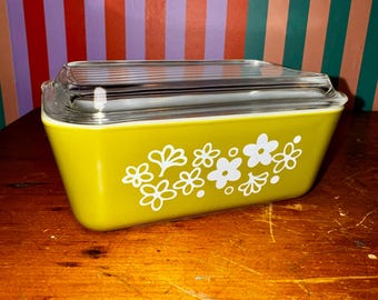 Vintage Pyrex Frühe Gänseblümchen Kühlschrank-Schale - Olivgrün Floral, 502 mit Deckel