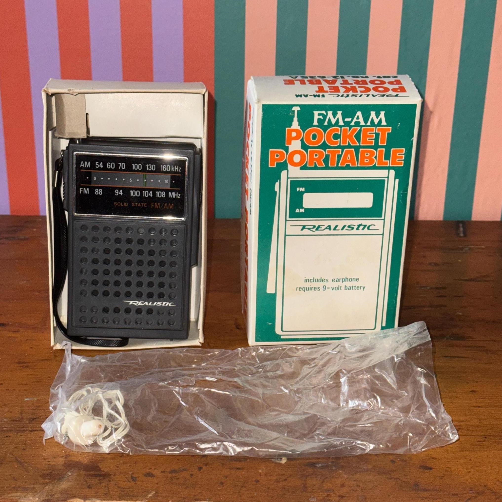 Small vintage radio - Etsy 日本