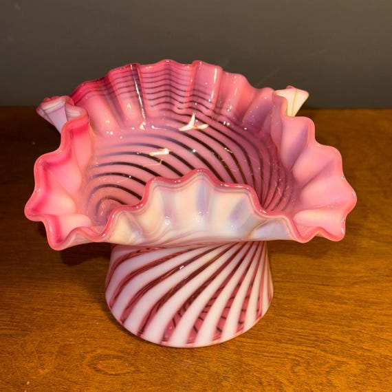 フェントン ヴィンテージ クランベリーオパールセント ホブネイル