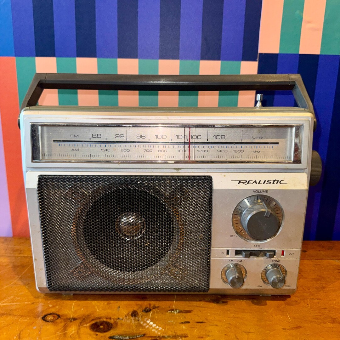 Working Vintage Realistic AM/FM Radio – 1970s Portable Model 12-625 - Etsy