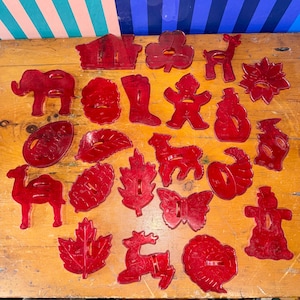 Vintage HRM Red Plastic Holiday Cookie Cutters (21-Piece Set)