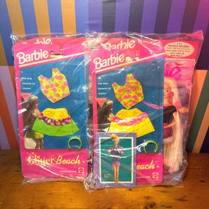 Vintage 1990s Barbie Glitter Beach Fun Pack – Sealed 10th Anniversary Outfit, Magazine, & Fashion Flip – Mattel 90s Barbie Collectible Sets