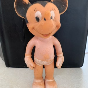 1937-1946 Vintage Walt Disney Rubber Mickey Mouse squeeze toy