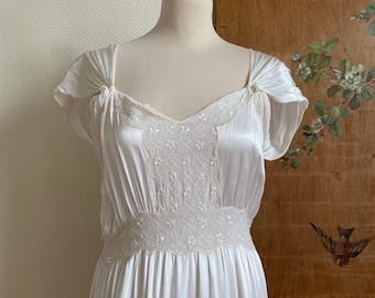 1930s White Satin Embroidered Lace Bridal Wedding Dress Nightgown & Jacket Set