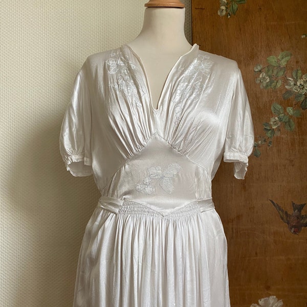 1930s 1940s ghostly flower silky satin embroidered monogrammed white silver pearl bridal wedding dress night gown