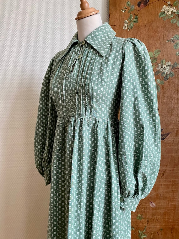 1970s Laura Ashley made in Wales green floral print c… Gem